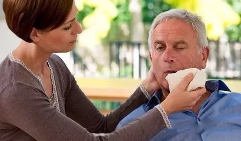 血压升高，什么情况需要紧急救治？